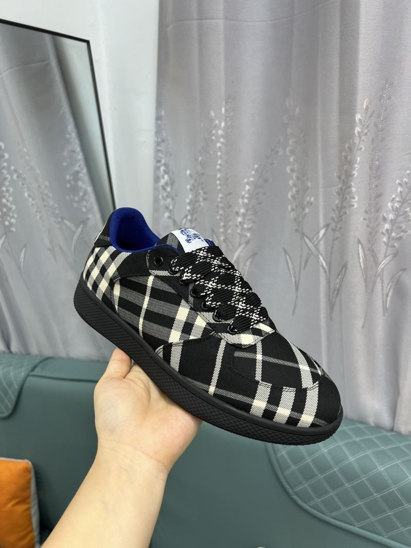 Burberry Low Shoes